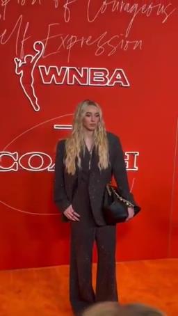 女状元佩吉强势上岸WNBA，，，，，实力超强，，，，，颜值也杠杠的-蜘蛛直播