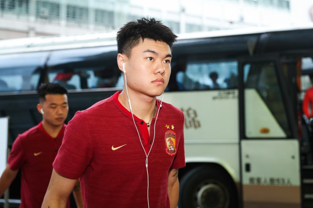又来一个！ 杨立瑜转发韦世豪微博：同问，，，，，广州怎么过的准入？？？？？-蜘蛛直播